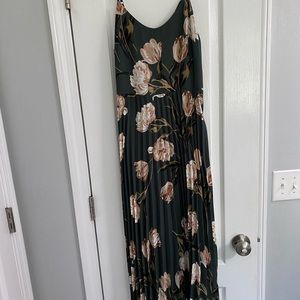 A new day mid length floral dress size M